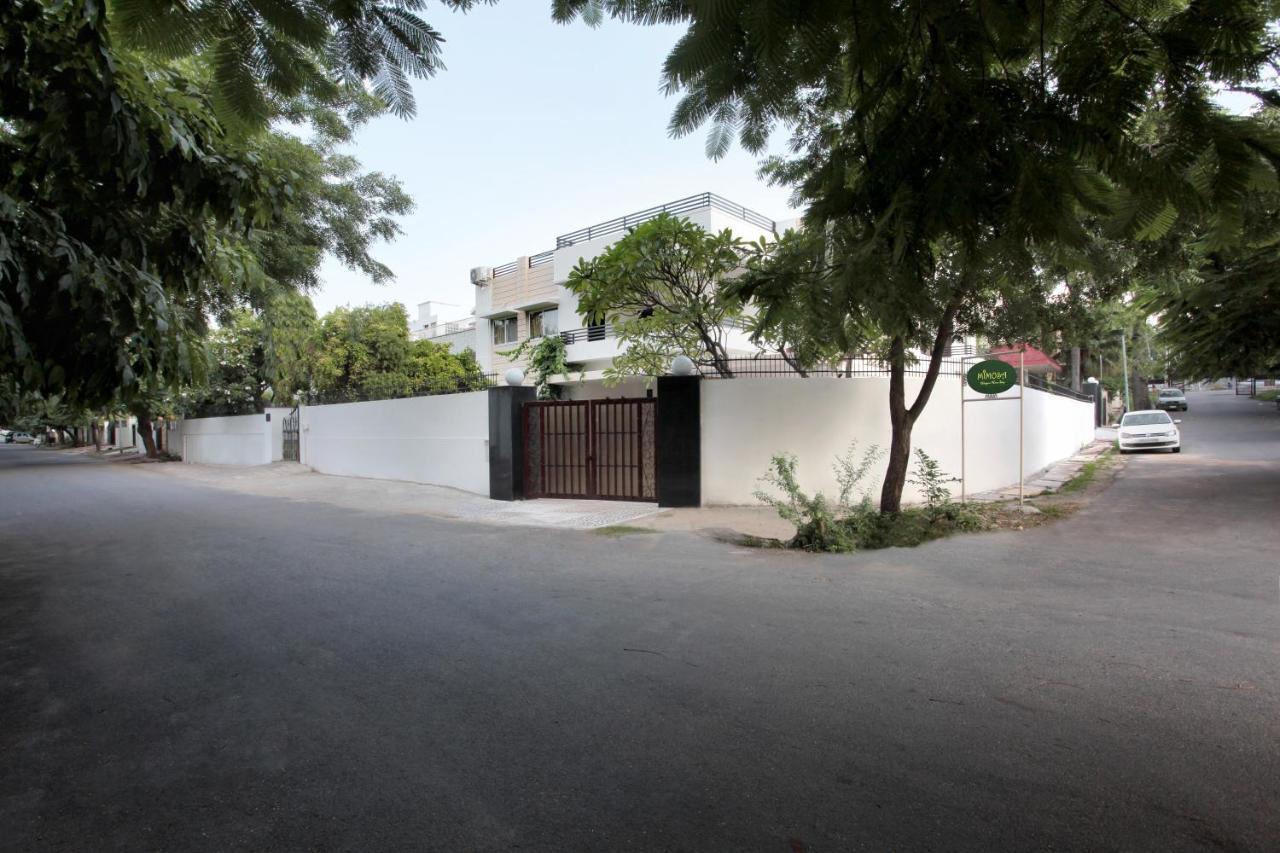 Mimosa Udaipur Bed & Breakfast Bagian luar foto