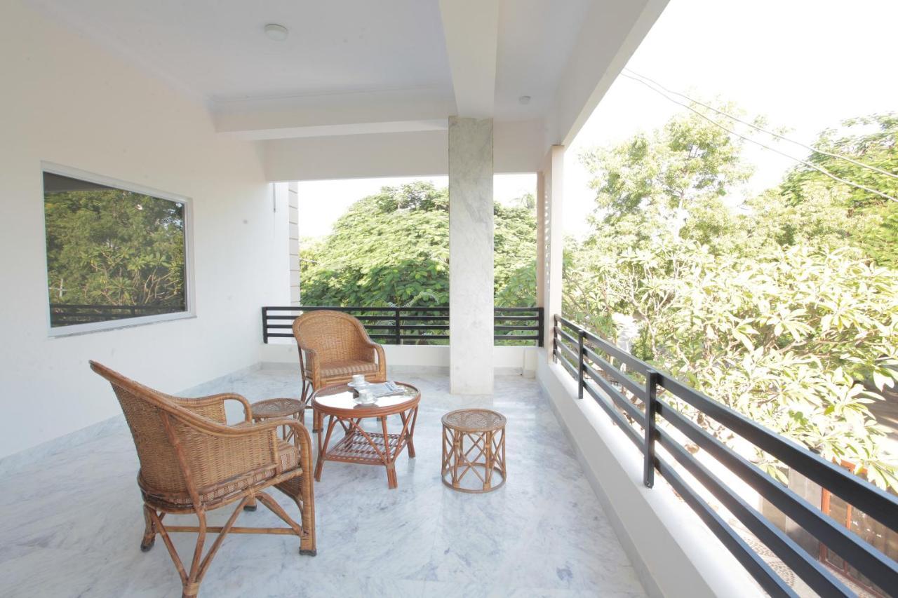 Mimosa Udaipur Bed & Breakfast Bagian luar foto