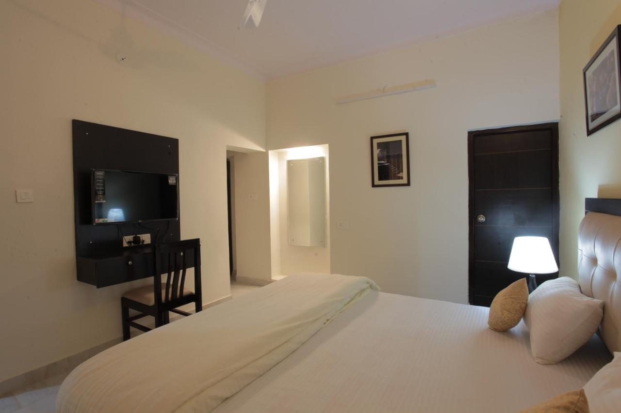 Mimosa Udaipur Bed & Breakfast Bagian luar foto